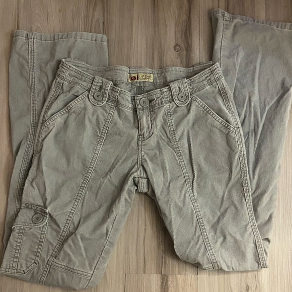 lei Pants - Corduroy Cargo pants
